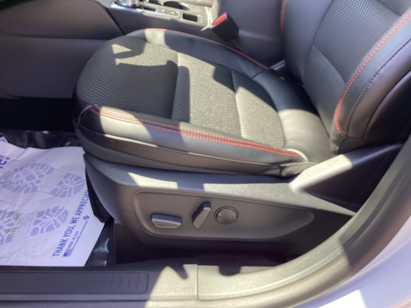 2025 Ford Escape Hybrid ST-Line Select photo 29