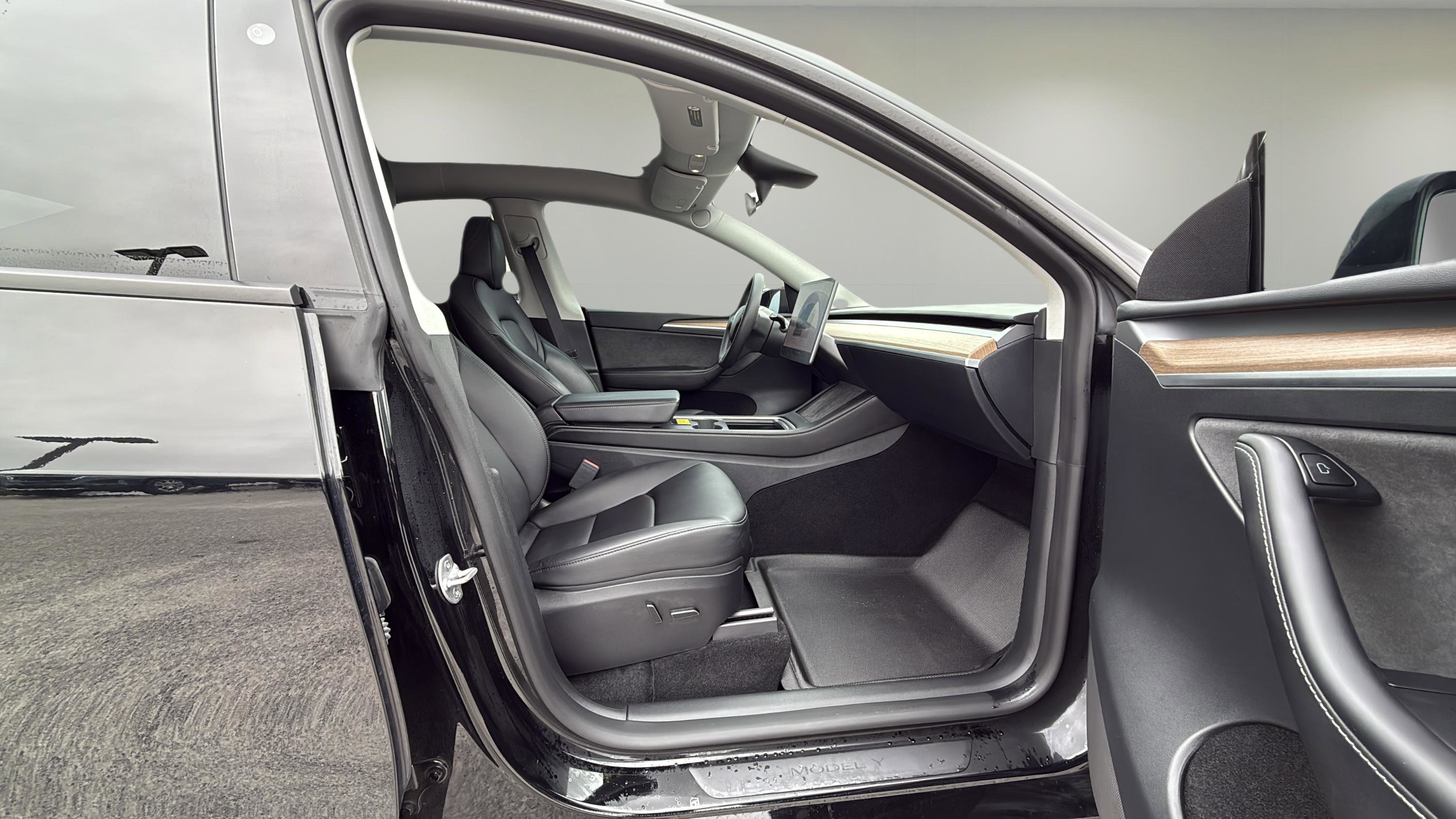 2023 Tesla Model Y photo 13