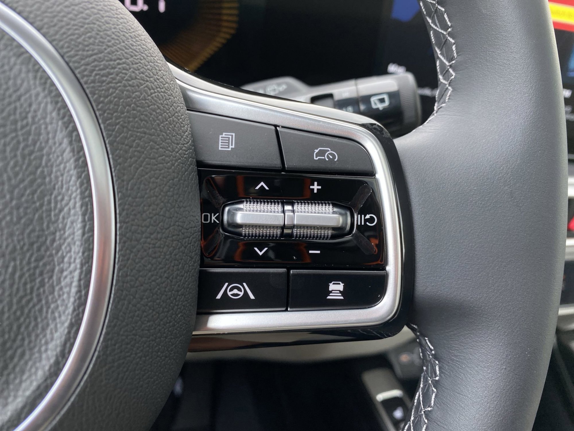 2025 Kia Sorento S photo 22