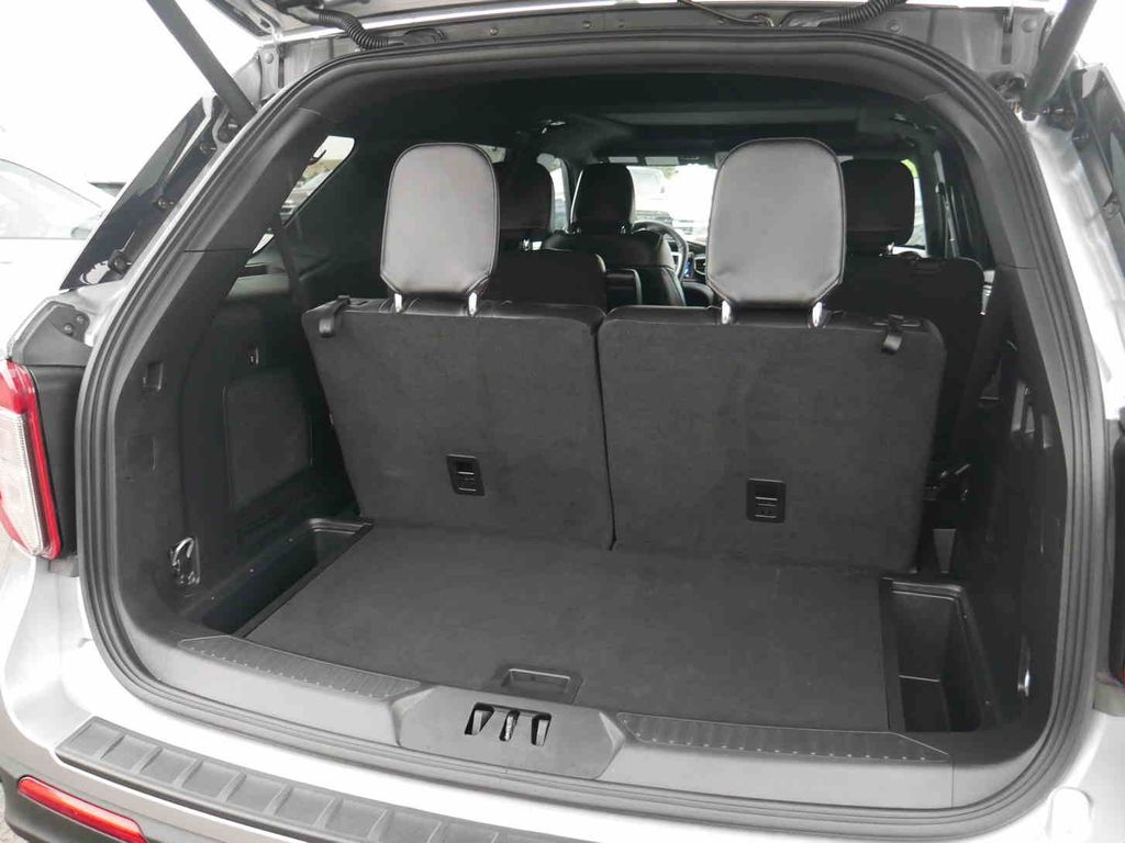2024 Ford Explorer ST photo 7
