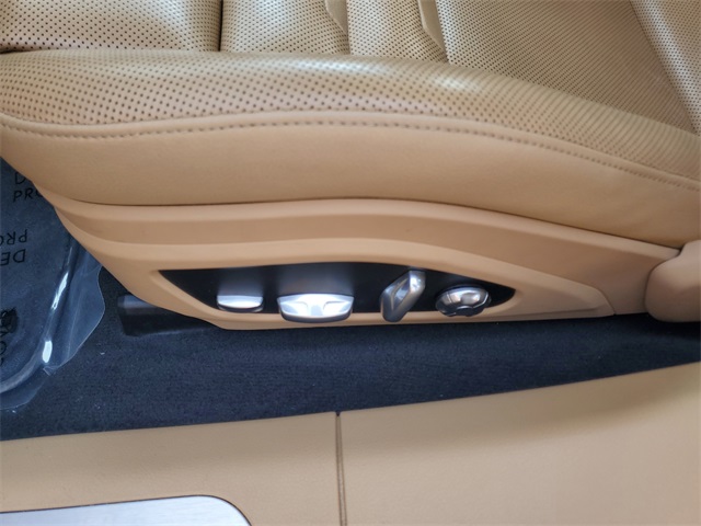 2018 Porsche Panamera 4 photo 12