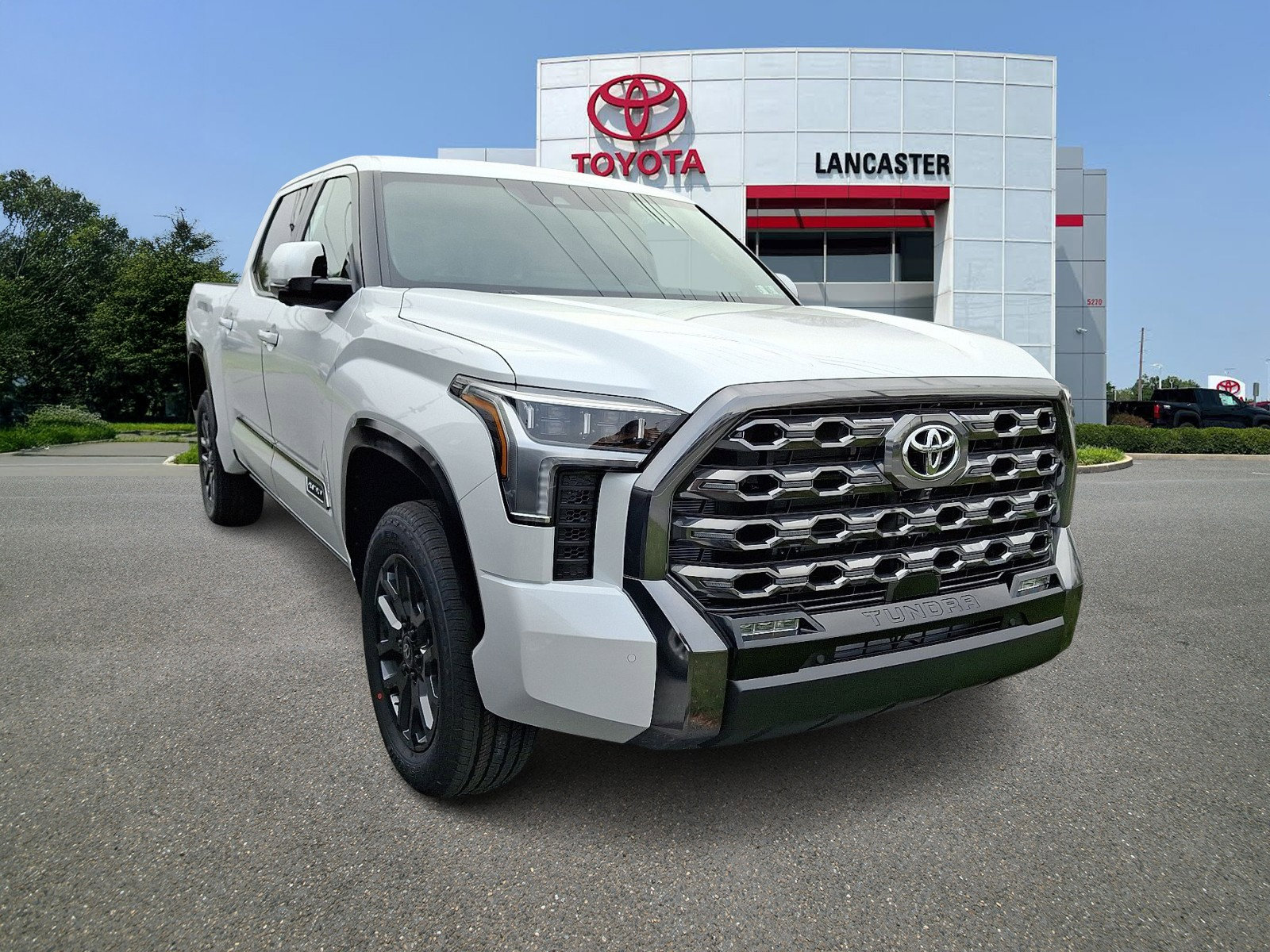 2026 Toyota Tundra Platinum's photo