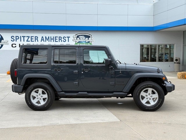2016 Jeep Wrangler Unlimited Sport photo 3