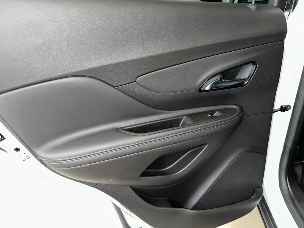 2022 Buick Encore Preferred photo 13