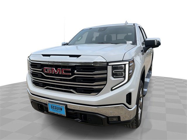2025 GMC Sierra 1500 SLT's photo