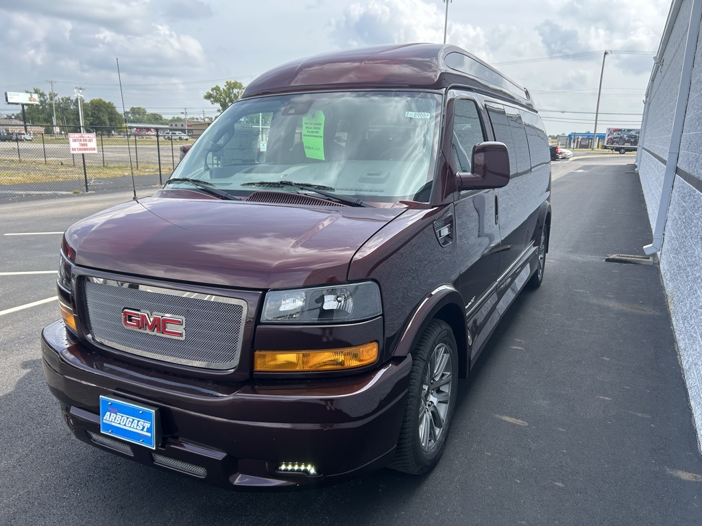 2025 Gmc Savana photo 5