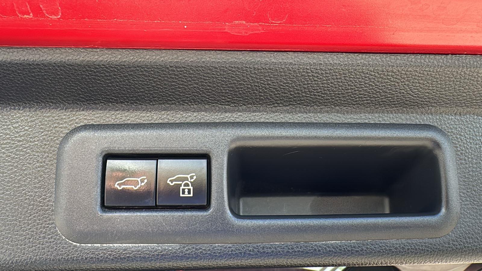 2023 Toyota Sequoia SR5 photo 27