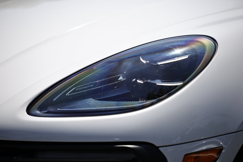 2024 Porsche Macan T photo 11