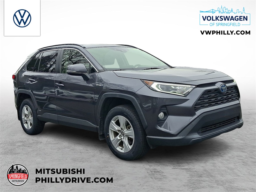 2020 Toyota RAV4 XLE's photo
