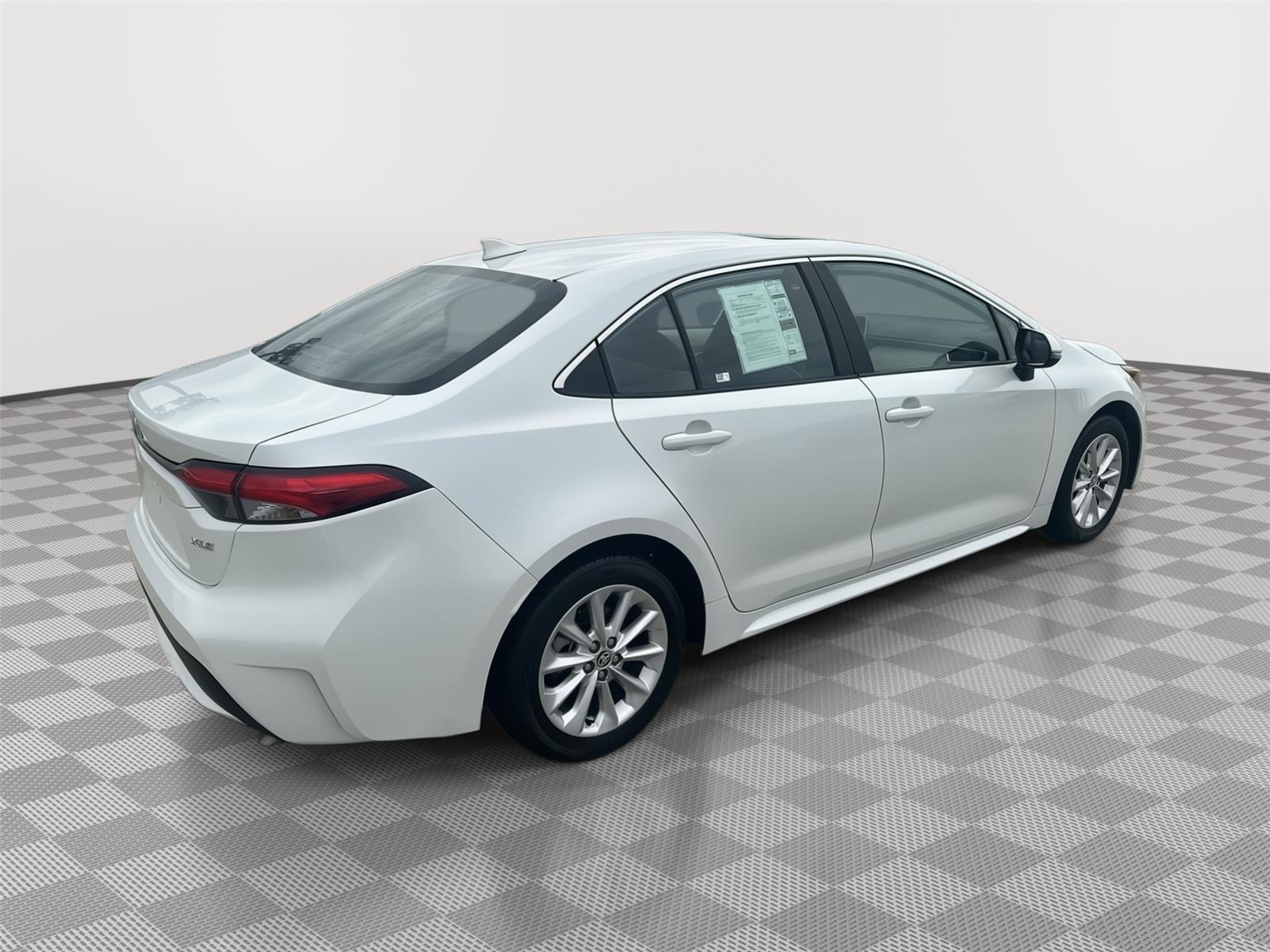 2022 Toyota Corolla XLE photo 4