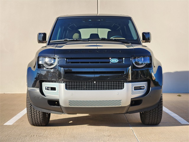 2025 Land Rover Defender 110 S photo 2