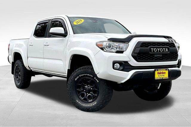 2019 Toyota Tacoma SR5's photo