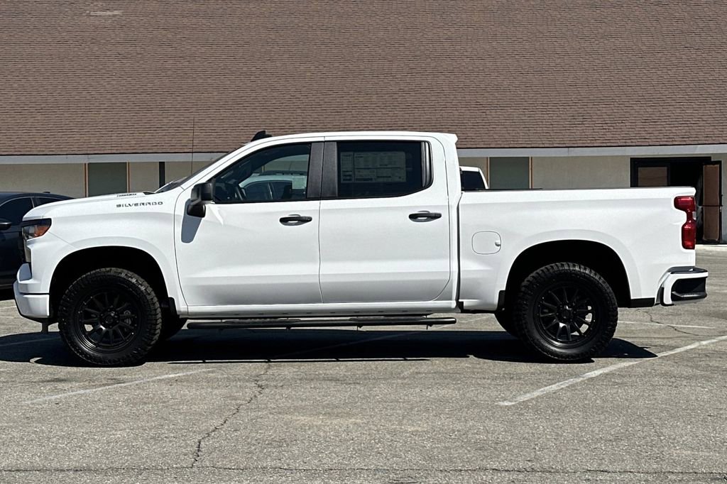 2025 Chevrolet Silverado 1500 Custom photo 7