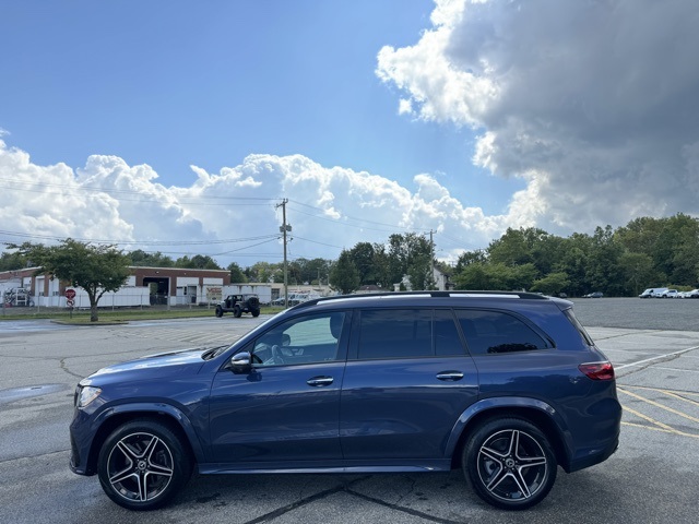 2024 Mercedes Benz GLS 450 4MATIC photo 9