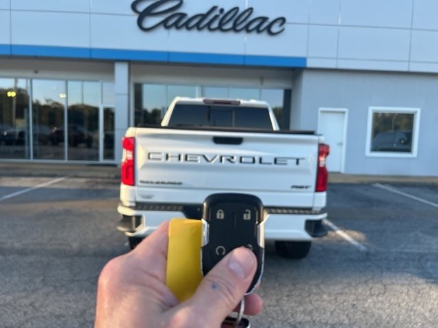 2020 Chevrolet Silverado 1500 RST photo 3