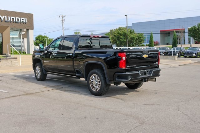 Used 2023 Black Chevrolet High Country image 5