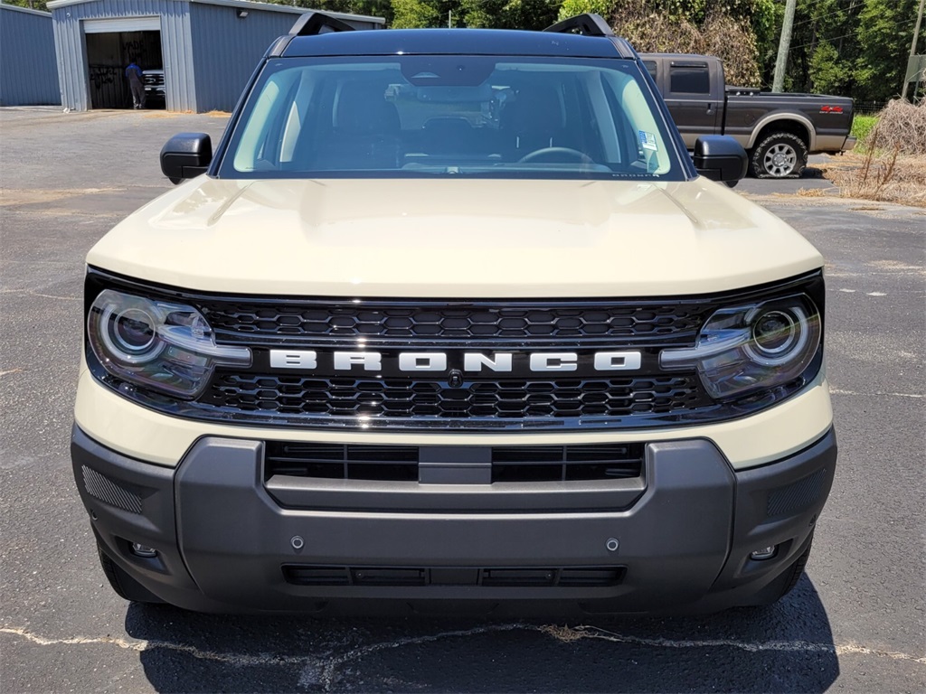 2025 Ford Bronco Sport Outer Banks photo 2