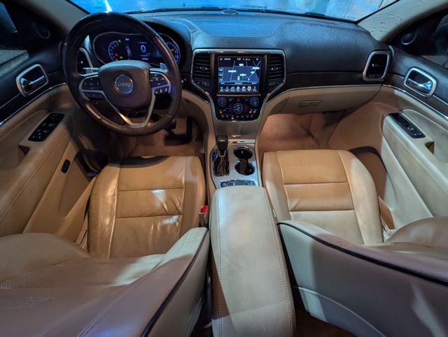 2017 Jeep Grand Cherokee Overland photo 24