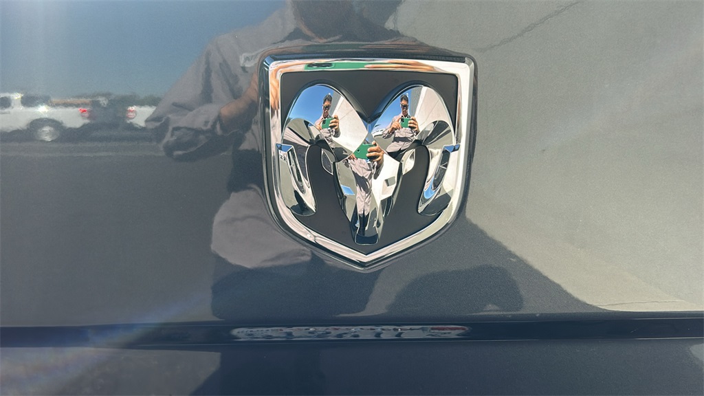 2018 Ram 1500 Laramie photo 6
