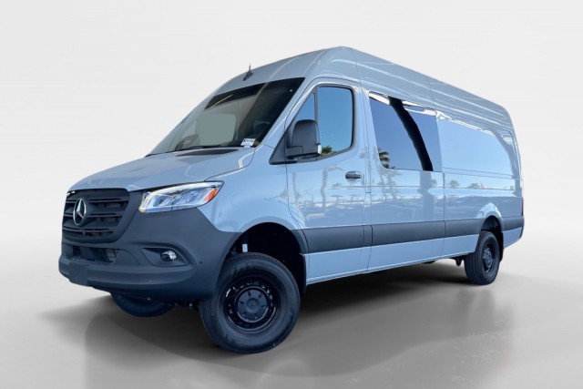2025 Mercedes-Benz Sprinter Crew Van
