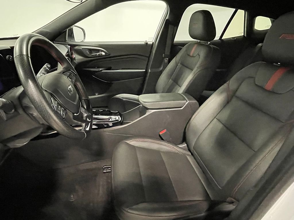 2024 Chevrolet Trax photo 2