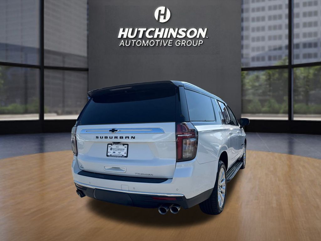 2021 Chevrolet Suburban Premier photo 3