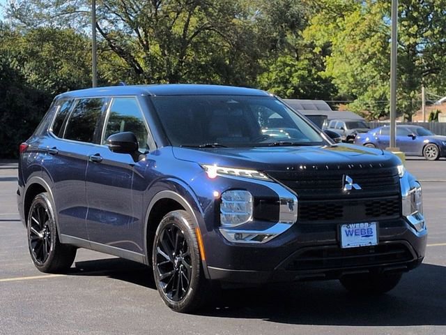 2023 Mitsubishi Outlander SE Black Edition photo 2