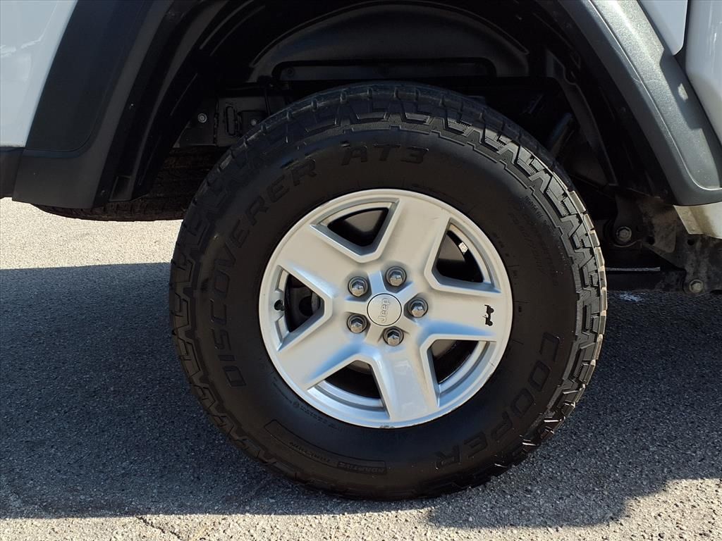 2020 Jeep Gladiator Sport photo 4