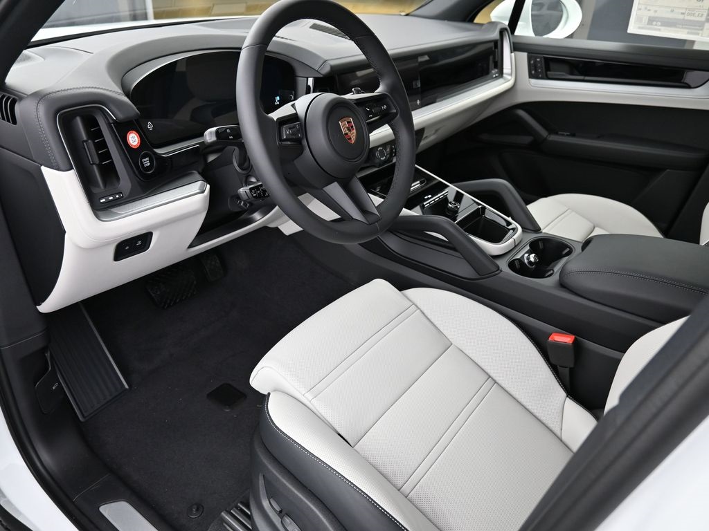 2026 Porsche Cayenne photo 4