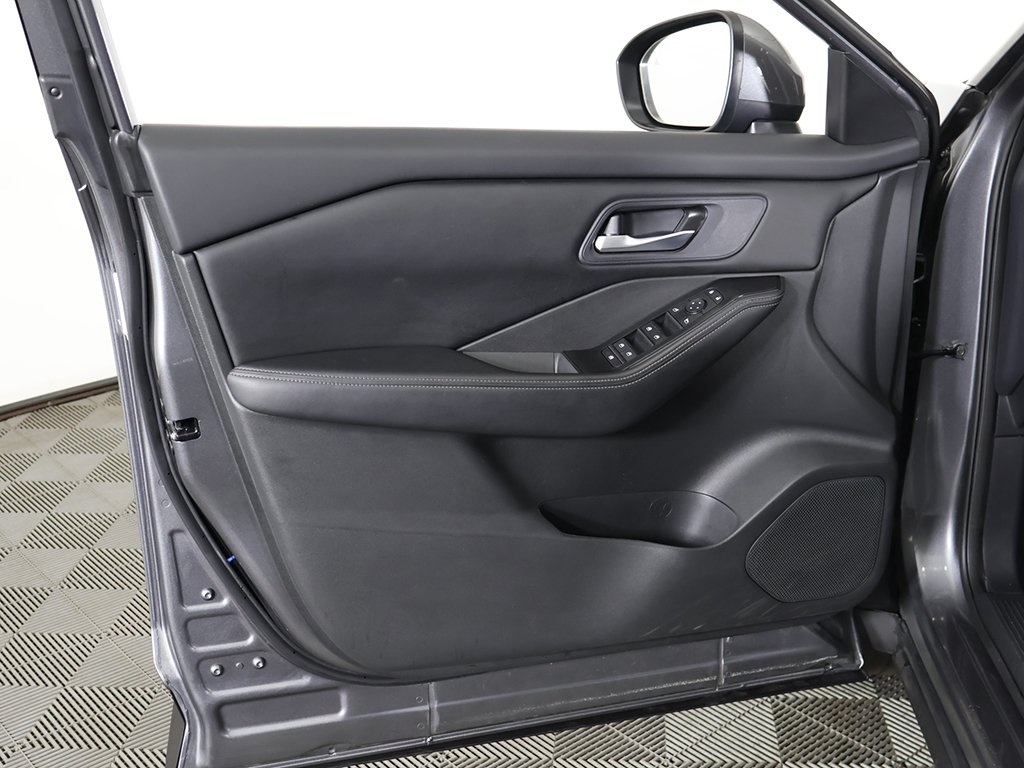 2024 Nissan Rogue SV photo 20