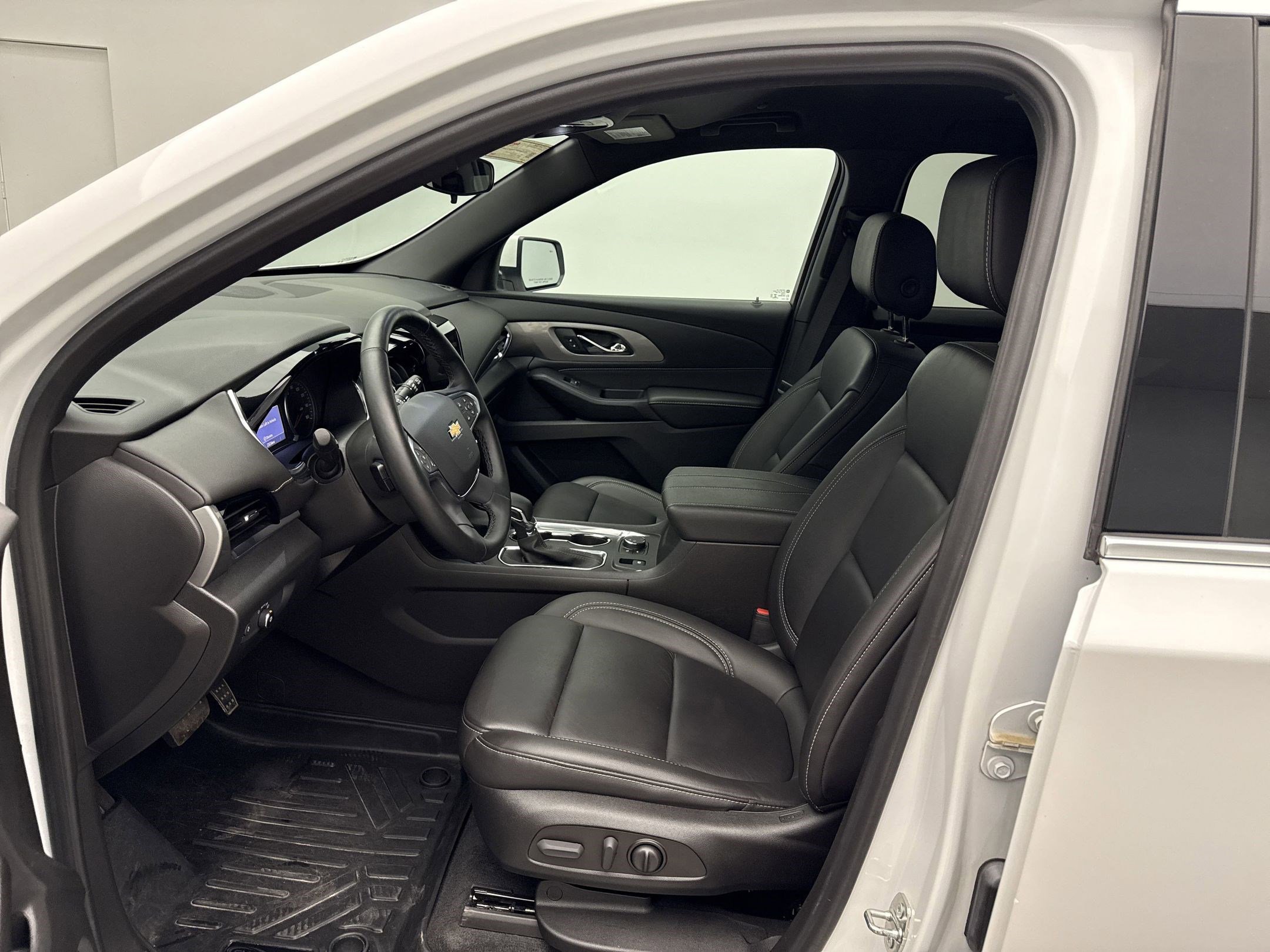 2023 Chevrolet Traverse Leather photo 4