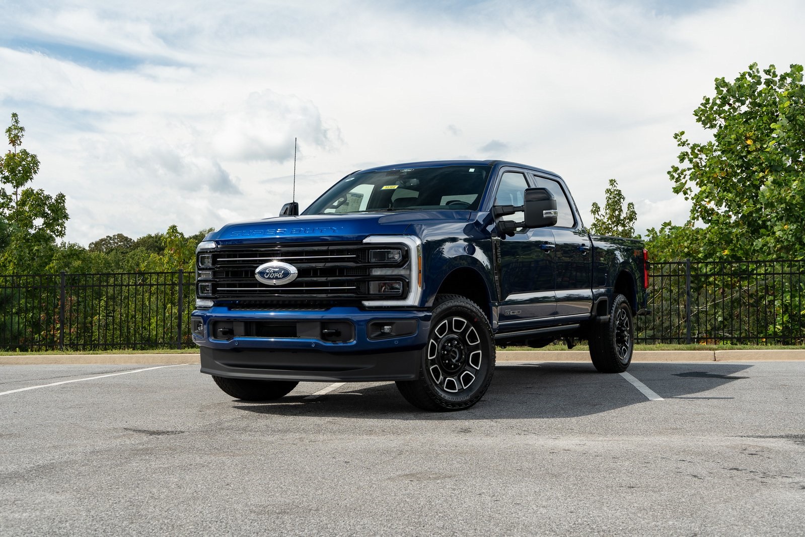 2026 Ford F-250 Super Duty Platinum's photo