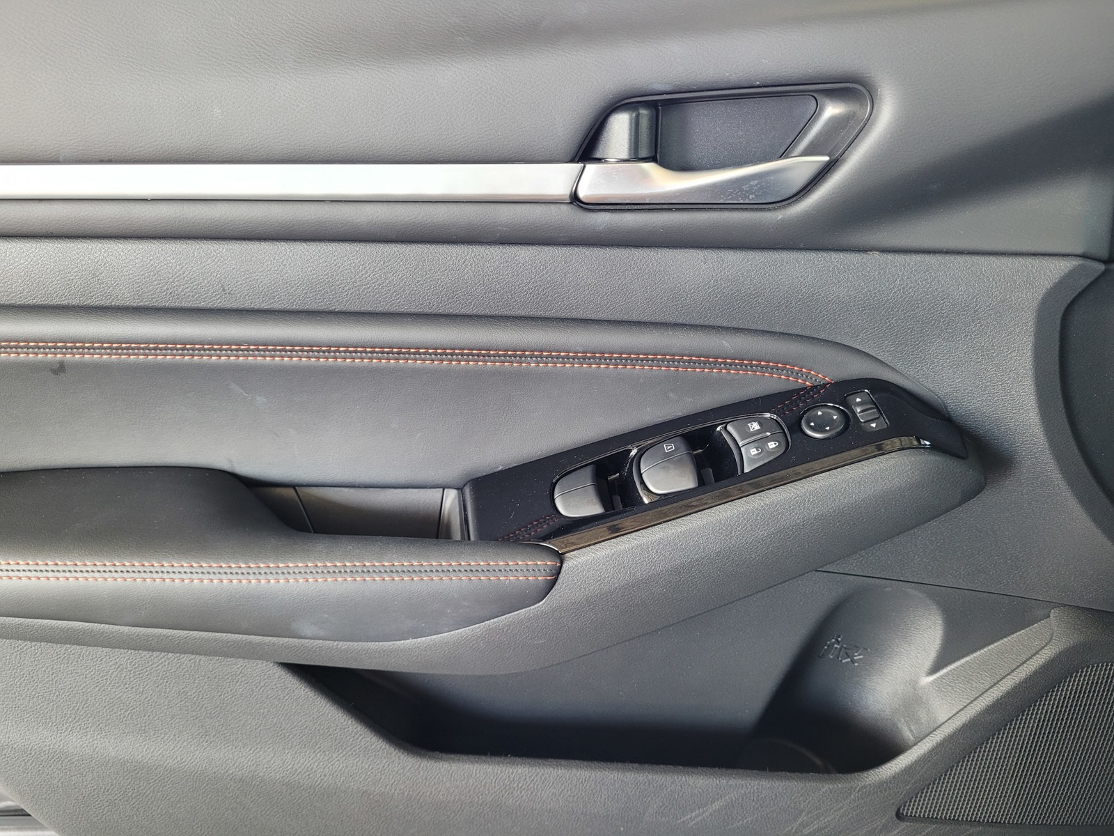 2023 Nissan Altima 2.5 SR photo 15