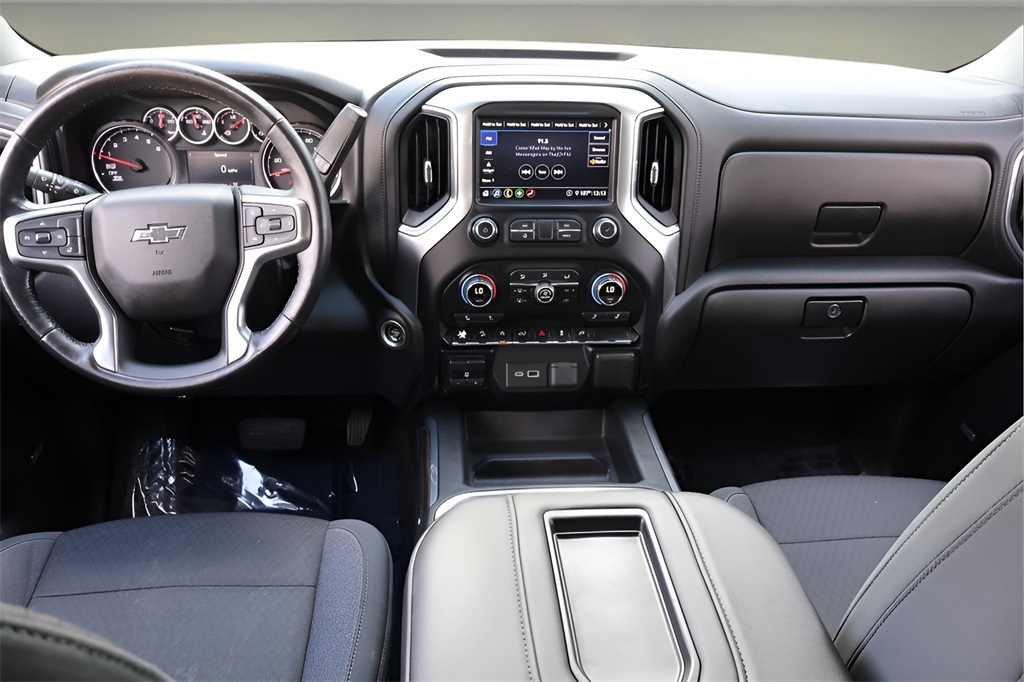 2020 Chevrolet Silverado 1500 RST photo 14