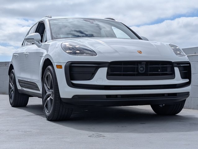 2024 Porsche Macan T photo 22
