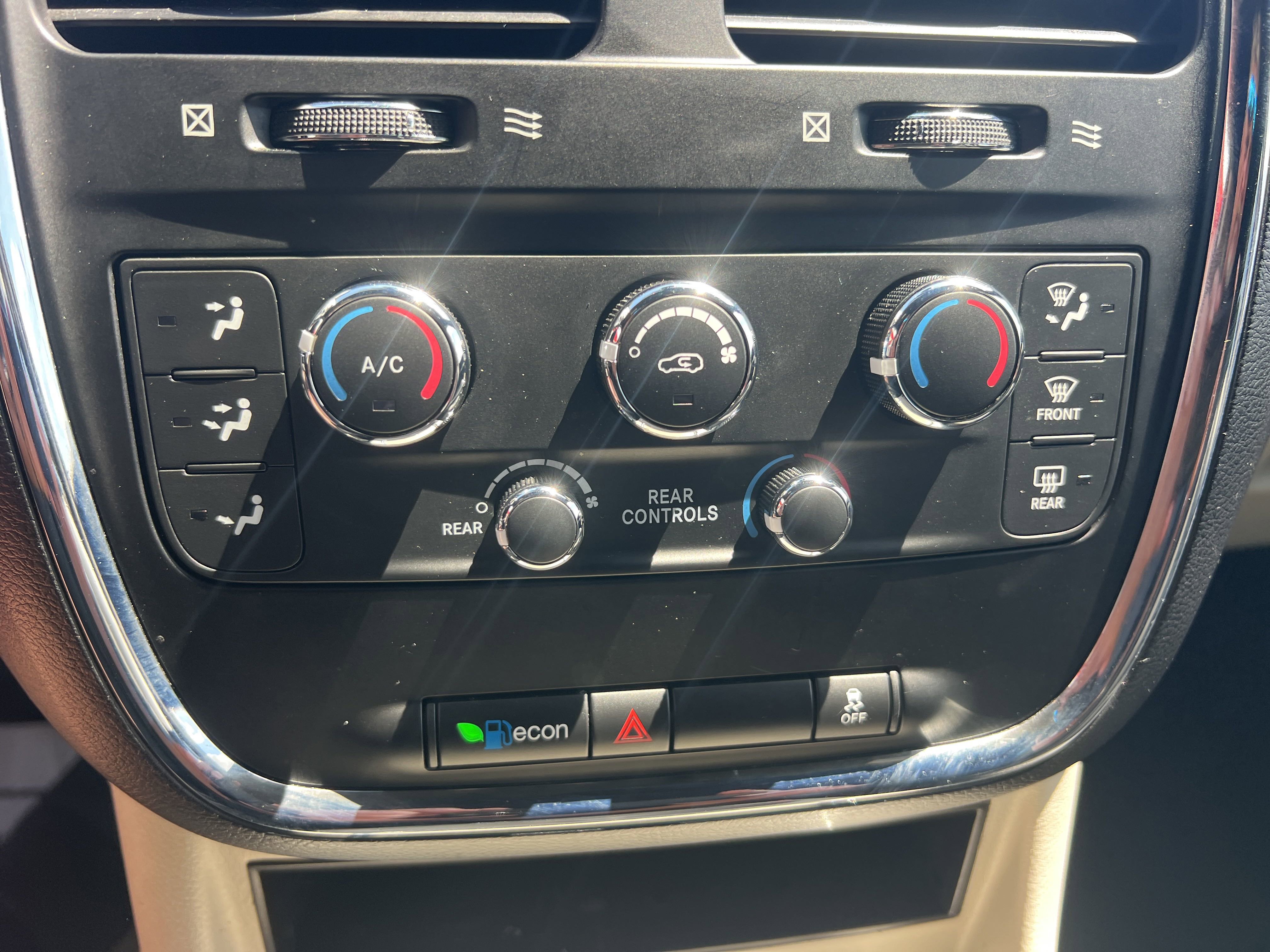 2020 Dodge Grand Caravan SXT photo 8