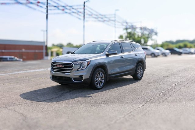 Used 2024 Sterling Metallic GMC SLT image 2