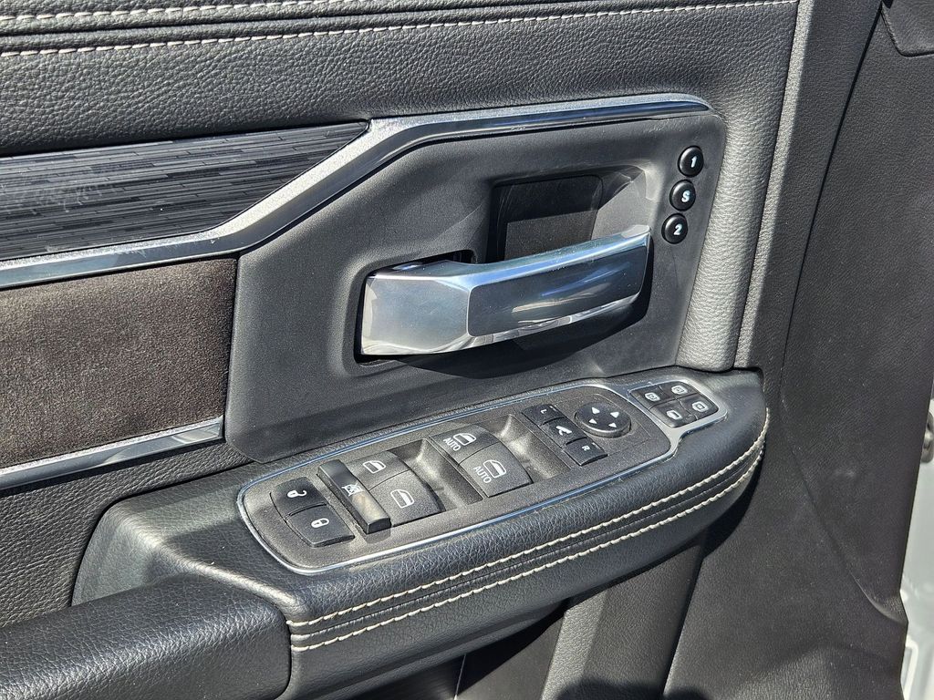 2024 Ram 2500 Laramie photo 11