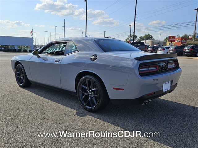2021 Dodge Challenger SXT photo 4