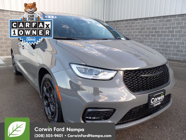 2023 Chrysler Pacifica Hybrid Limited's photo