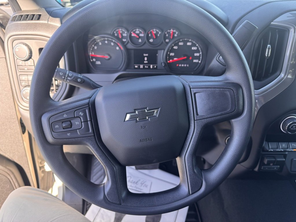 2026 Chevrolet Silverado 2500HD Custom photo 2