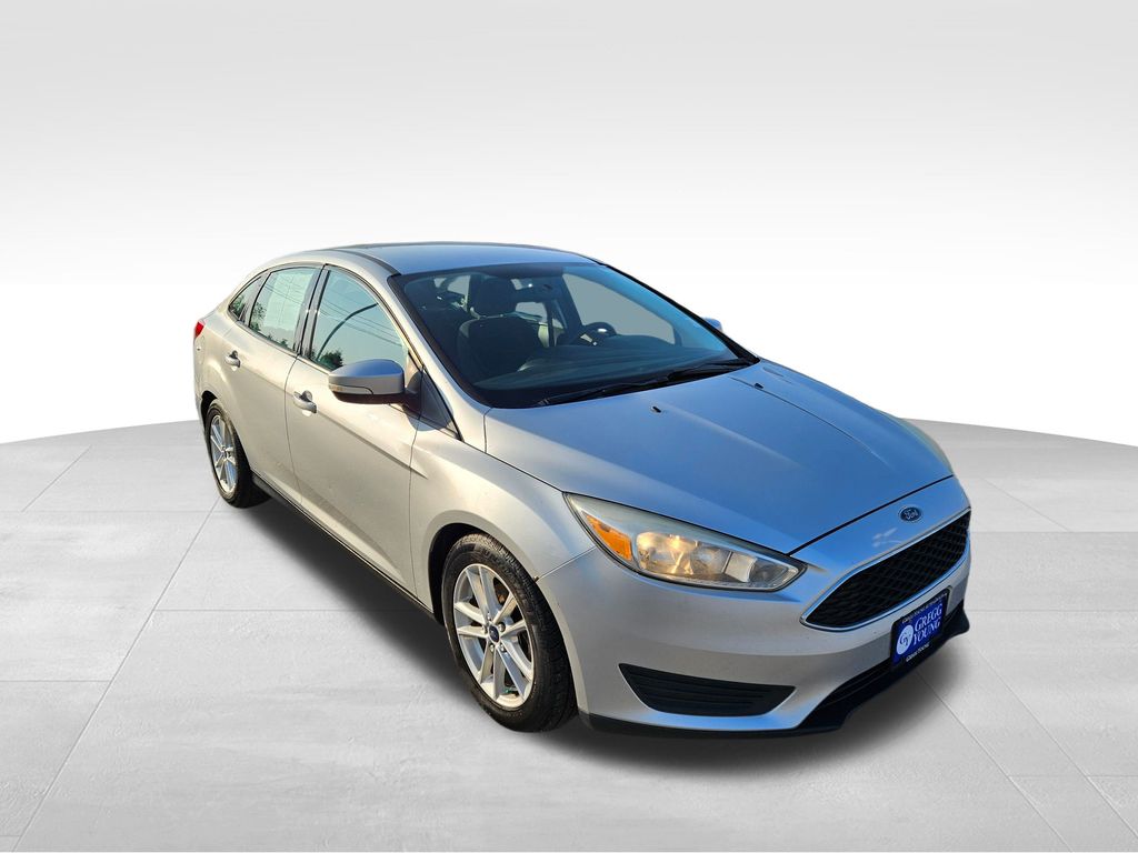 2016 Ford Focus SE photo 3