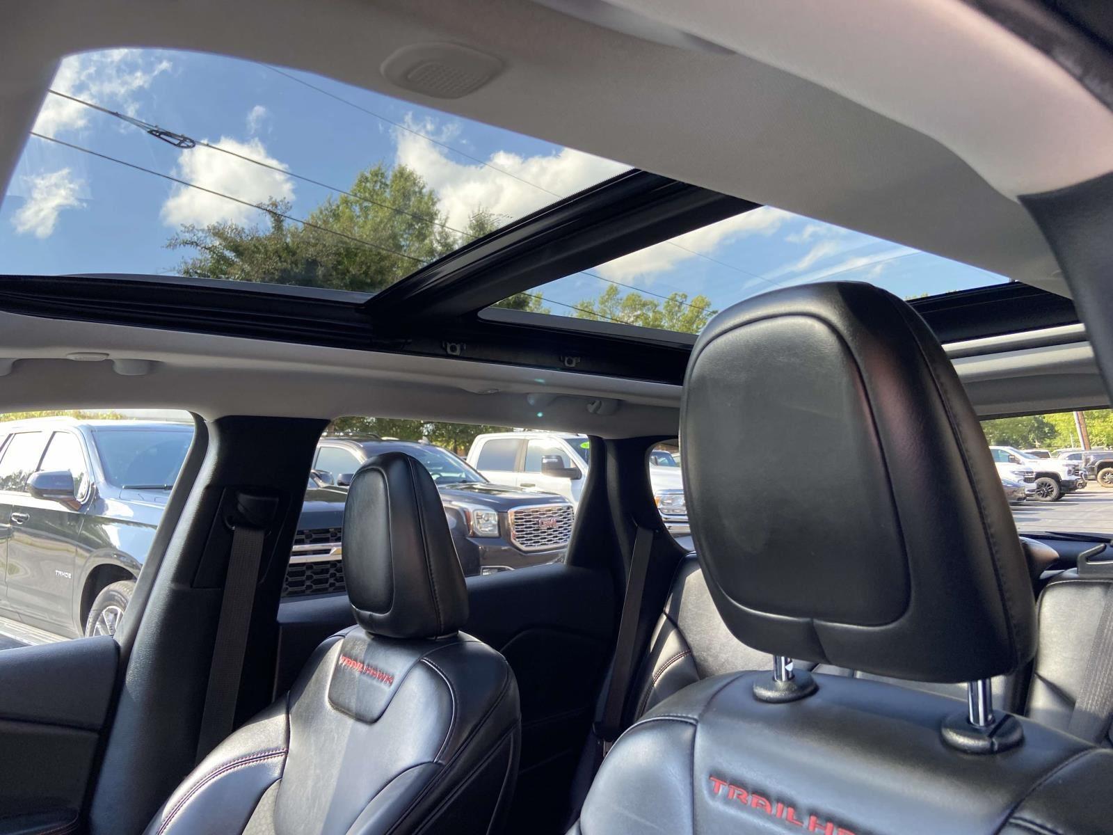 2019 Jeep Cherokee Trailhawk photo 3