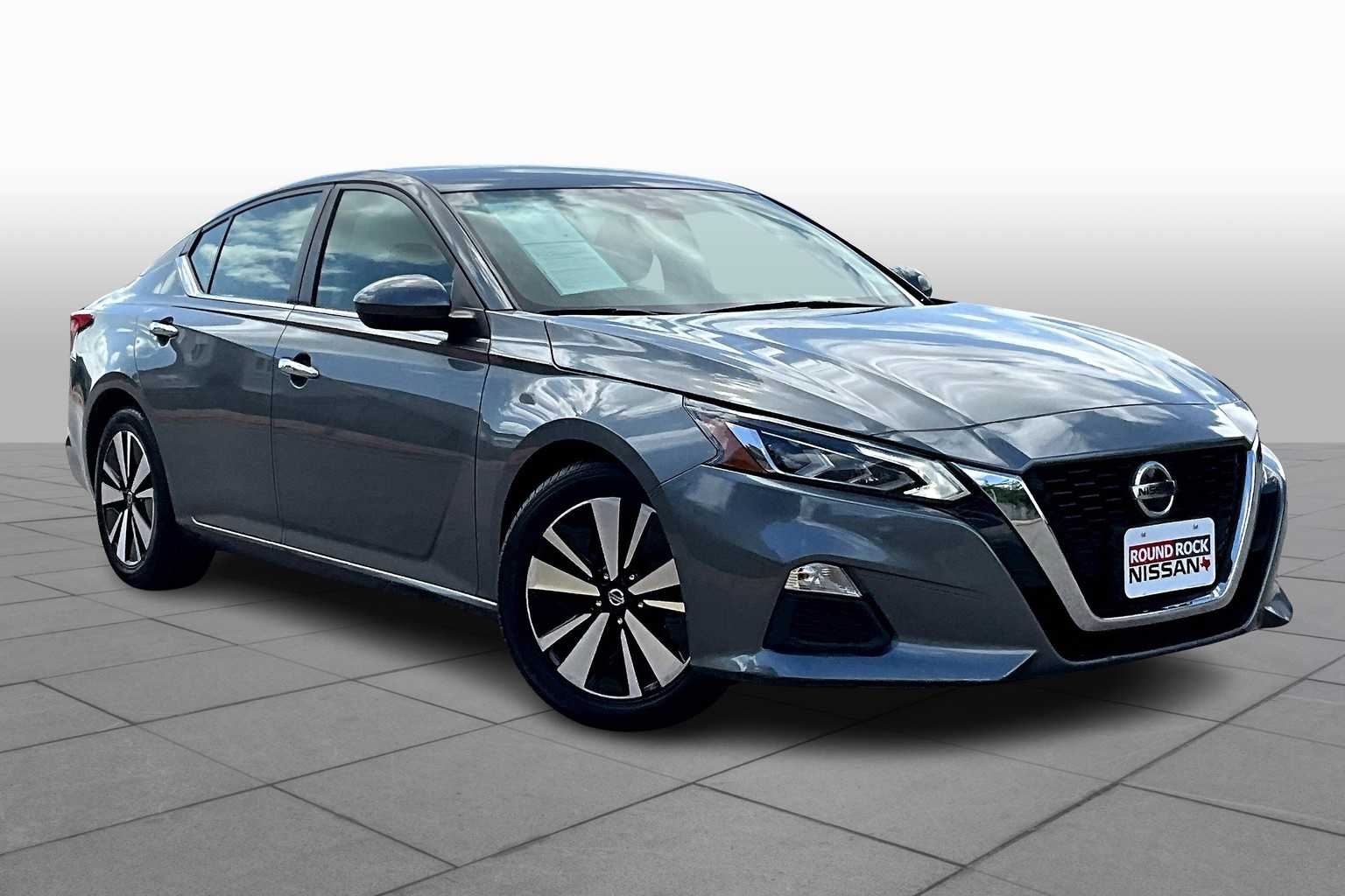 2022 Nissan Altima 2.5 SV photo 2