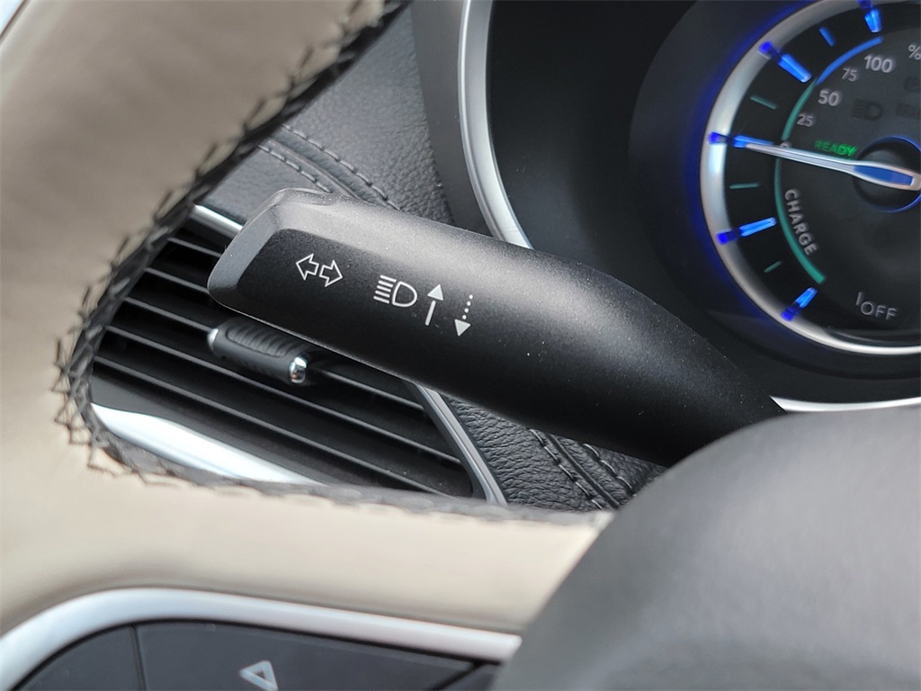 2018 Chrysler Pacifica Hybrid Limited photo 36