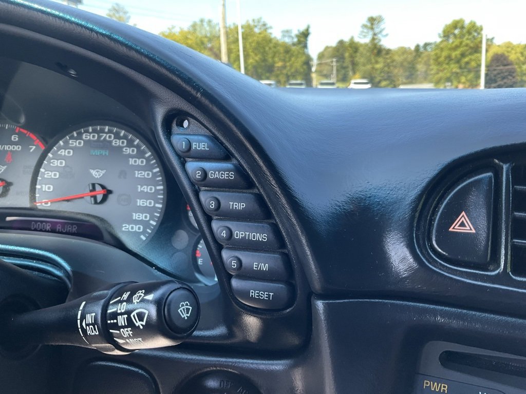 2004 Chevrolet Corvette Base photo 3