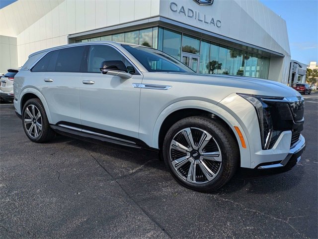 2025 Cadillac Escalade IQ Luxury photo 2