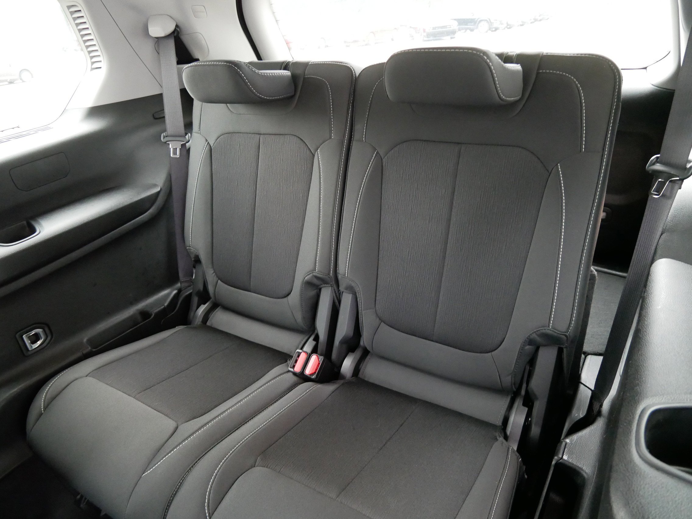 2023 Jeep Grand Cherokee Laredo photo 12