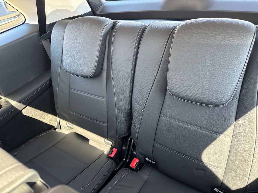 2026 Mercedes Benz GLS 450 4MATIC photo 13