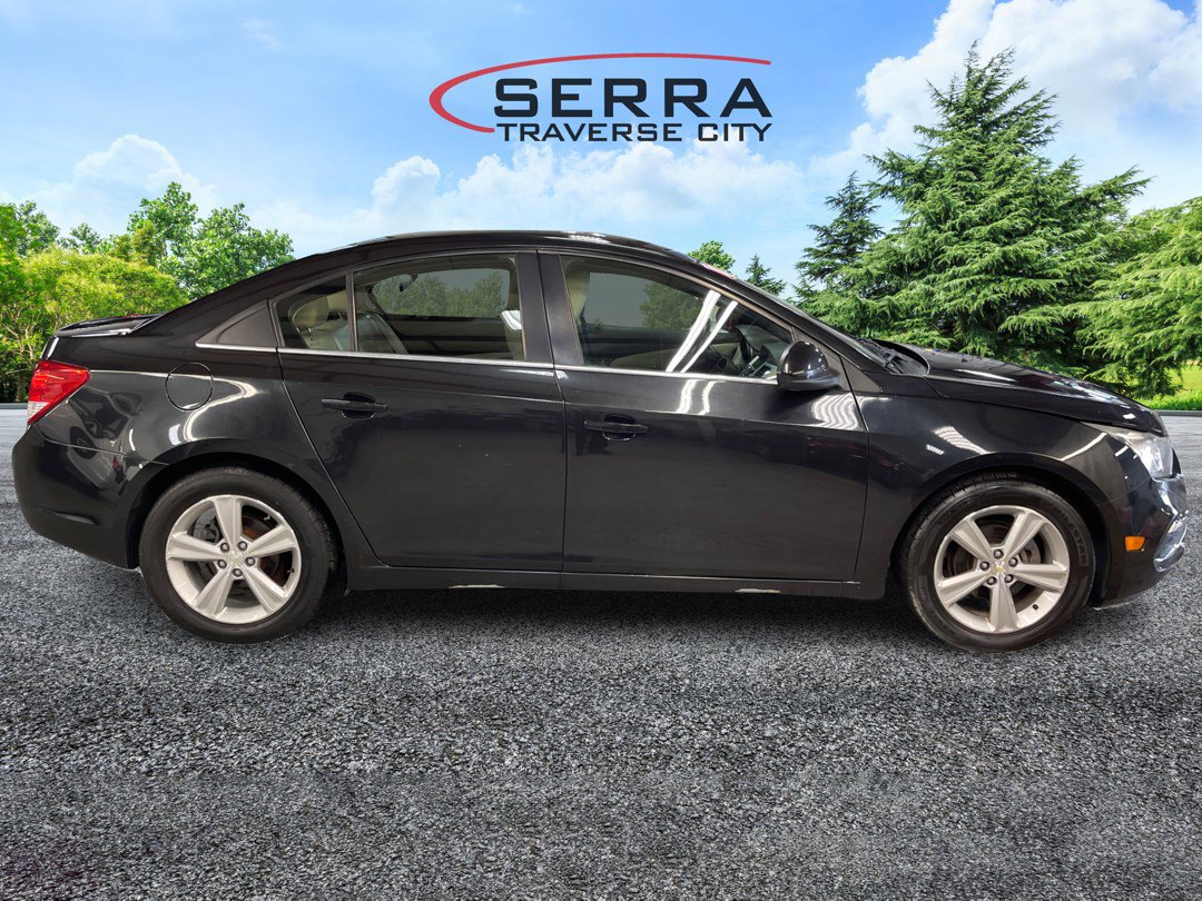 2015 Chevrolet Cruze LT photo 2